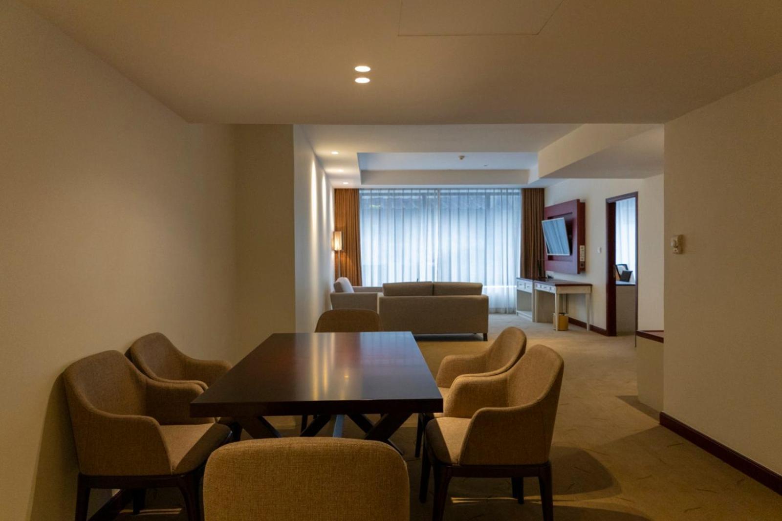 Yangon Thanlwin Hotel 외부 사진